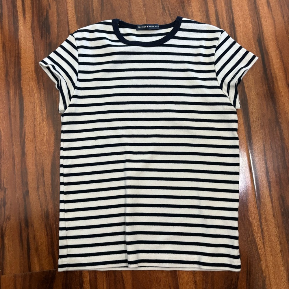 Brandy Melville white and navy shirt